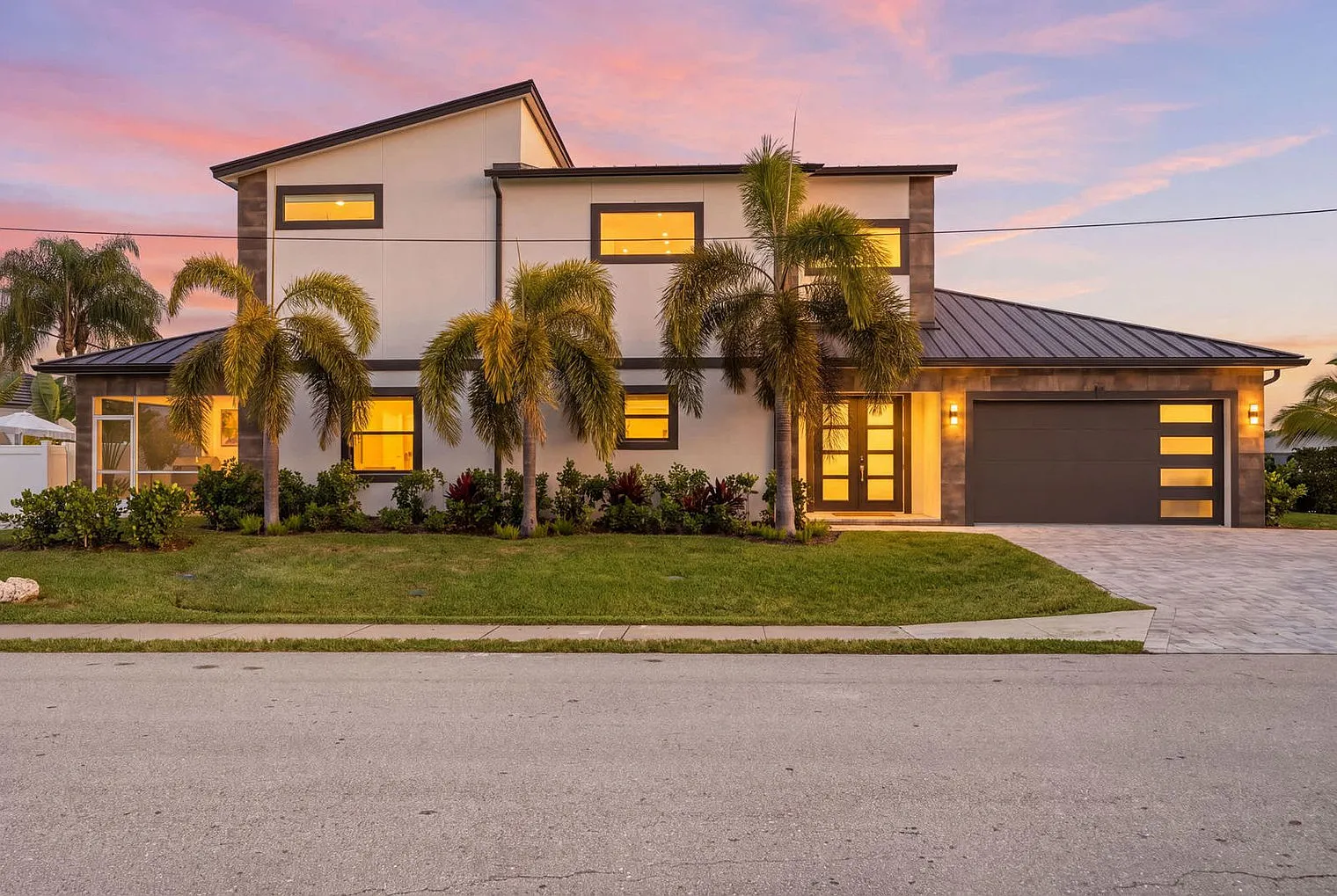4 bed, 3.0 bath, 2572 sqft, $20,822 — Photo 2