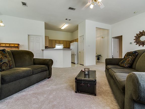 4th image of 3317 Scott Dr