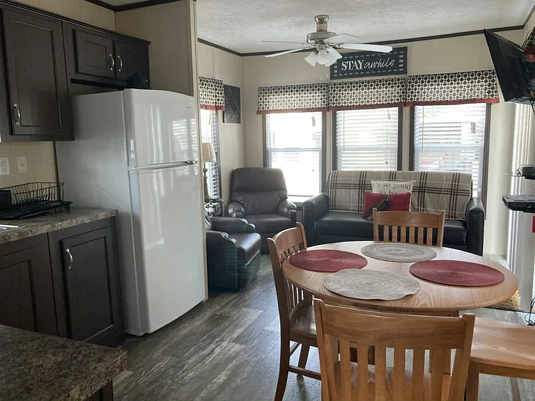 1501 S Airport Dr #267 — Photo 3