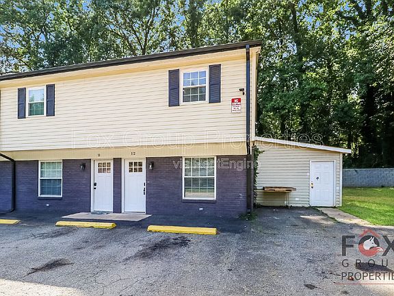 5th image of 300 Holly Cir APT 9