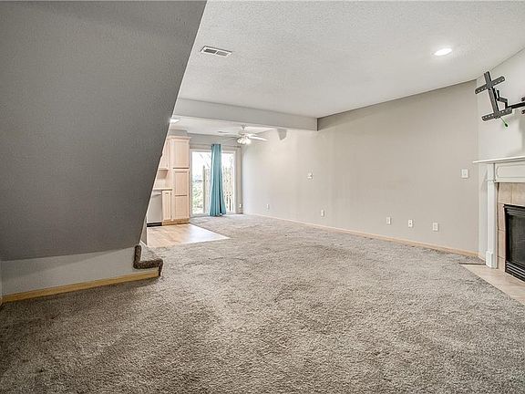 5th image of 712C SE London Way