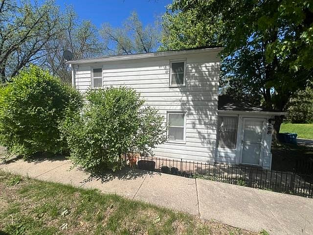 1st image of 208 N Carroll St