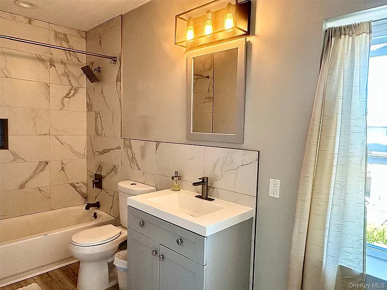 374 Verplanck Ave #6 — Photo 7