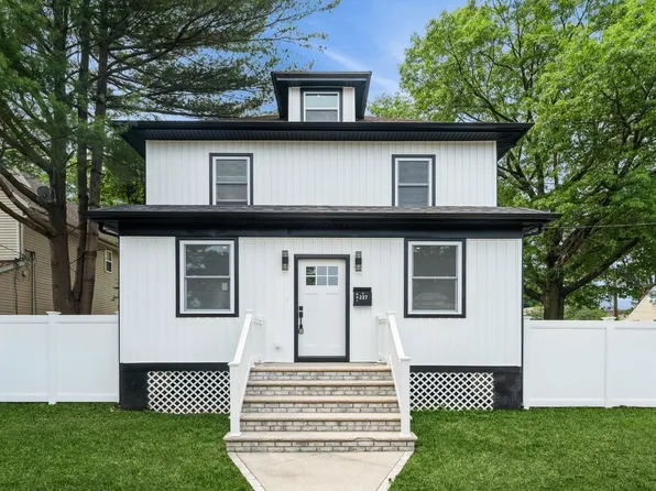 237 Linden Avenue, Westbury, NY 11590