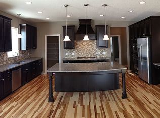 1329 Shadow Creek Curv, Eagan, MN 55123