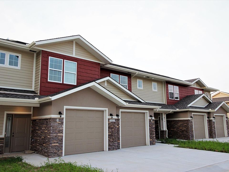 1st image of 3670 NE Akin Dr