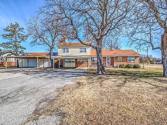 2nd image of 1316 W Davis Dr