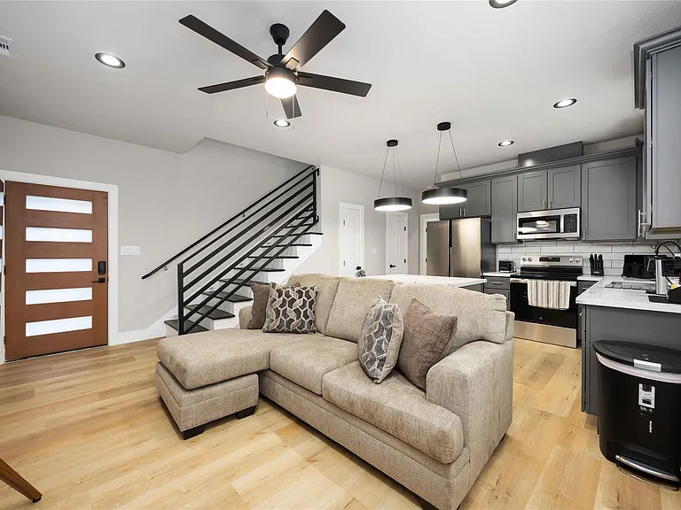 2409 Dolly Wright St #B — Photo 5