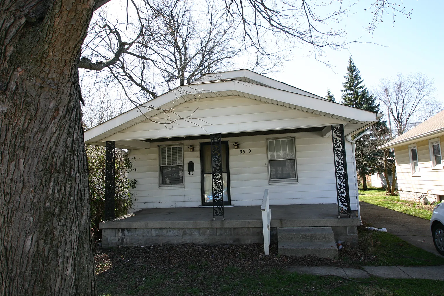 3919 E 11th St photo 1