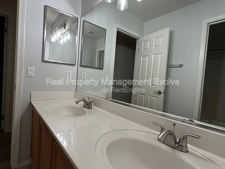16036 N 11th Ave #1019 — Photo 31