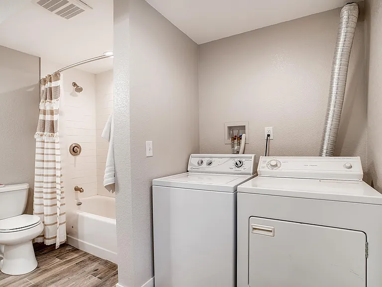 4341 N Eliot St — Photo 3