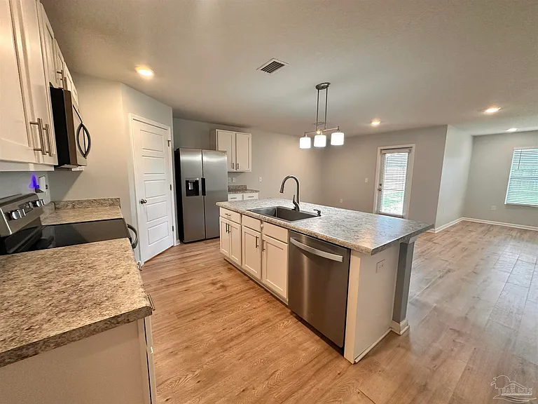 1040 Lovebird Ct — Photo 3