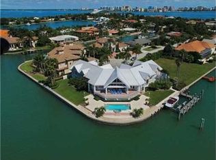100 S Warbler Ln, Sarasota, FL 34236