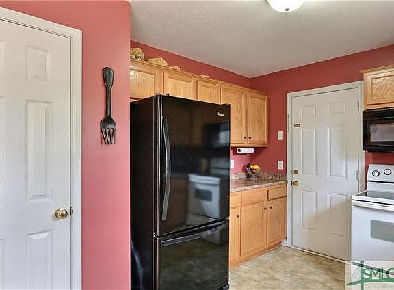 5th image of 127 Rogers Dr