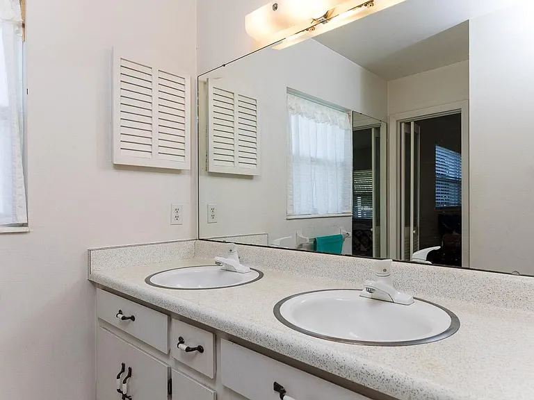 1631 Canal Ct — Photo 9
