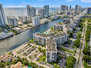 1000 Parkview Dr APT 518, Hallandale Beach, FL 33009