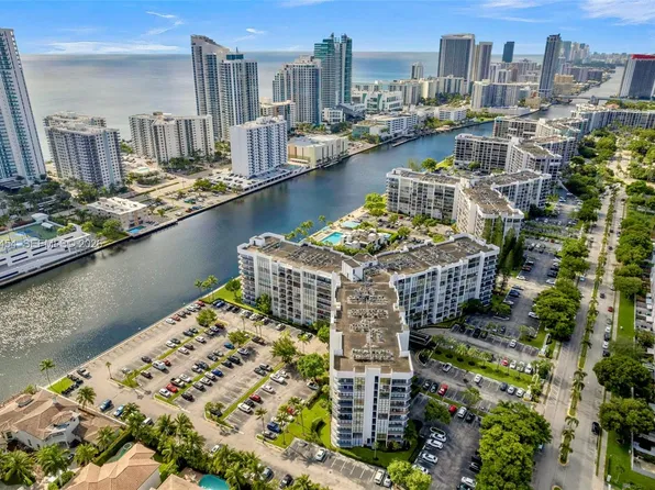 1000 Parkview Dr APT 518, Hallandale Beach, FL 33009