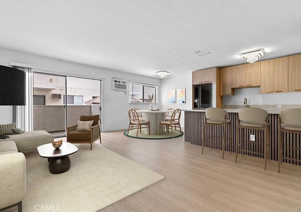 1st image of 960 Larrabee St APT 120