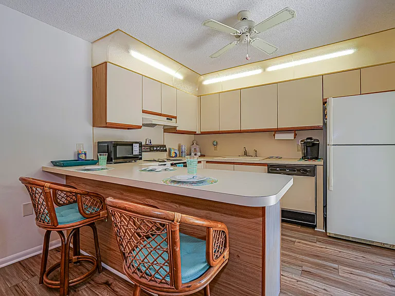 340 S Waverly Pl #8B — Photo 11