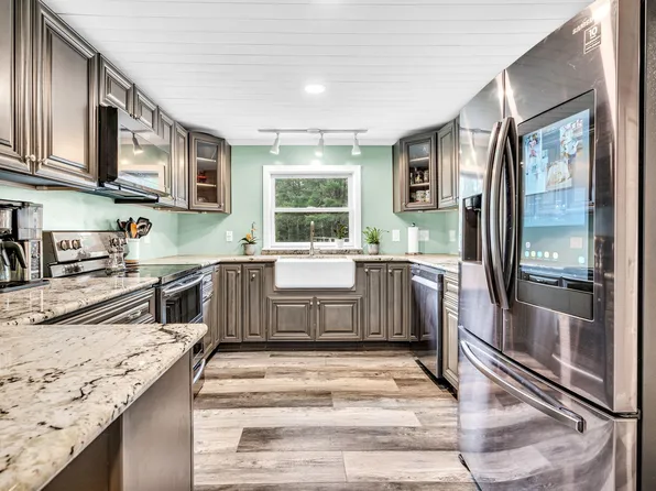 3 Hodgeman Avenue, Saco, ME 04072