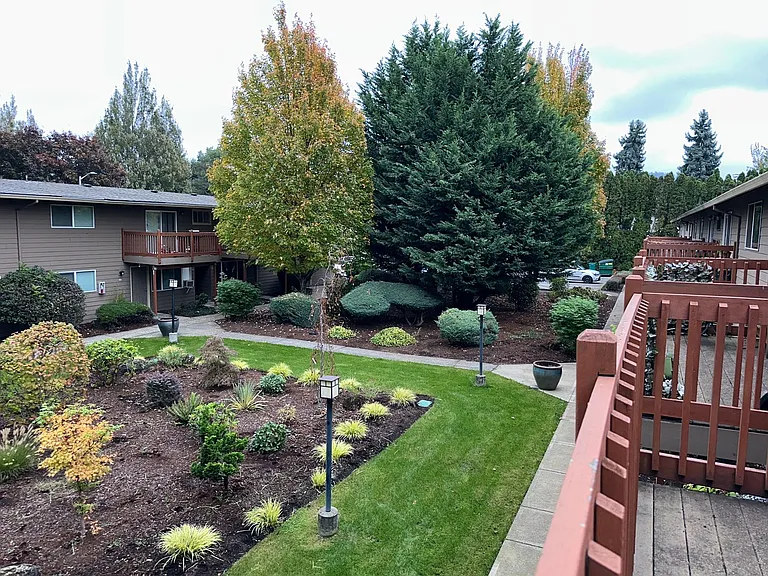 7946 SE Monroe St — Photo 10
