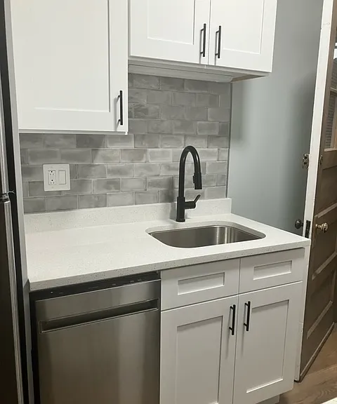 1253 W Henderson St #2 — Photo 5