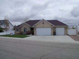 1009 Peachwood Dr, Rock Springs, WY 82901