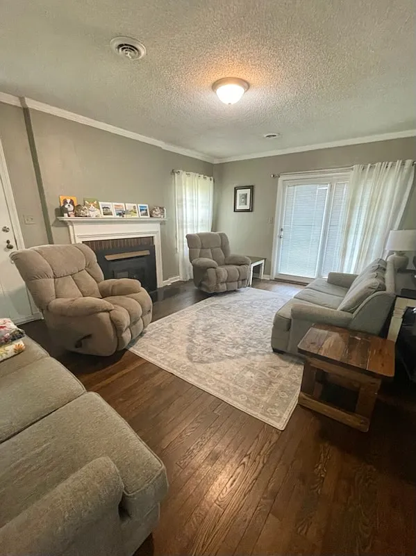3 bed, 1498 sqft, $1,725 — Photo 3