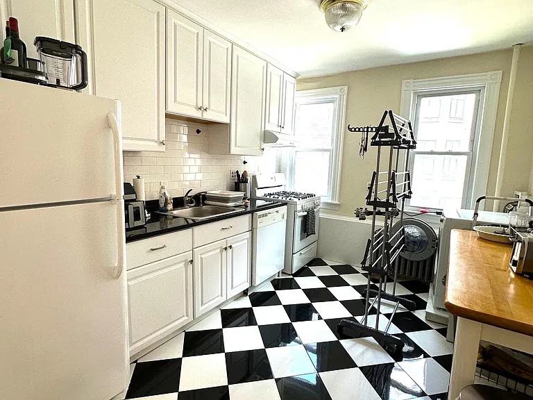 12 Follen St #2 — Photo 4