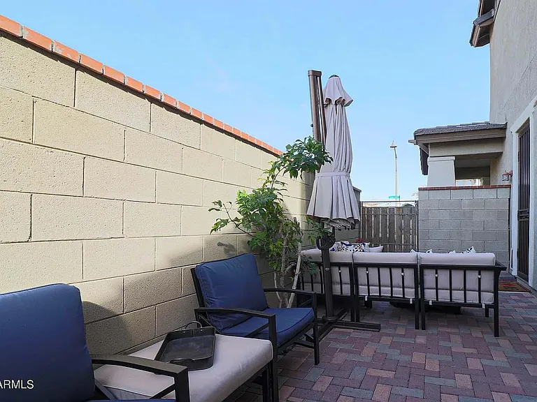 2896 N Claire Dr — Photo 20