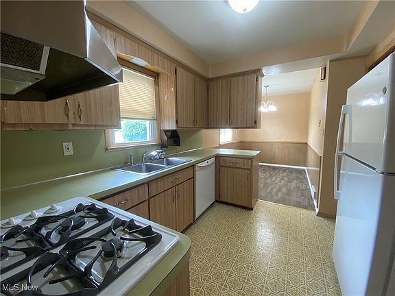 5th image of 30418 Briar Ct