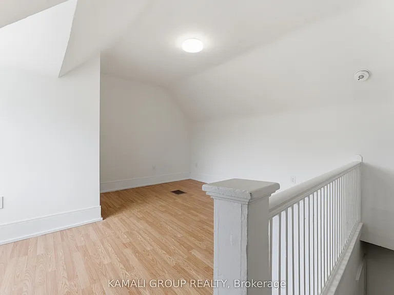 154 Wallace Ave #MAIN UPPER — Photo 25