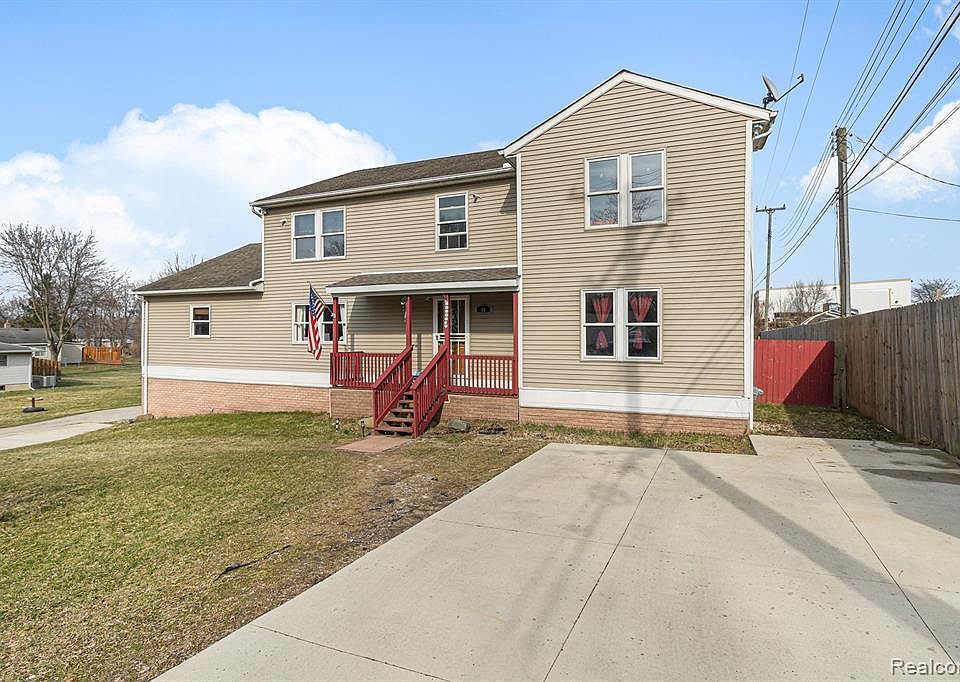 1st image of 40 N Winding Dr