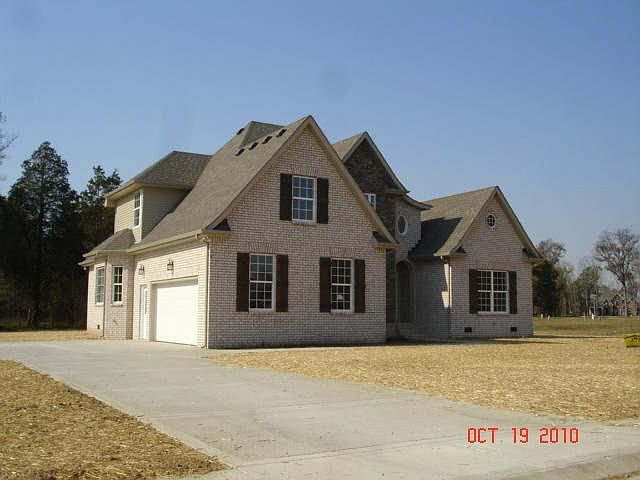 1st image of 106 Hyacinth Ct