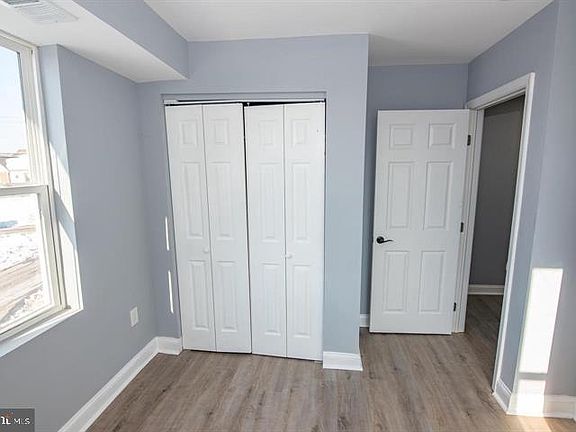 3rd image of 2900 Scherer Ave