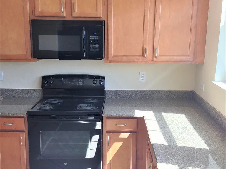 690 Amador Ln #2 — Photo 25