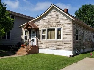 712 Park Pl, Clinton, IA 52732