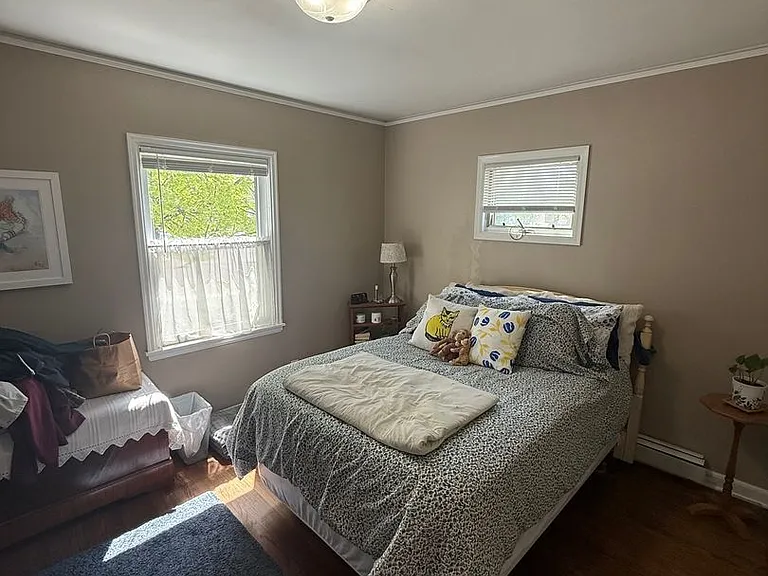 31 Winona Street W — Photo 9