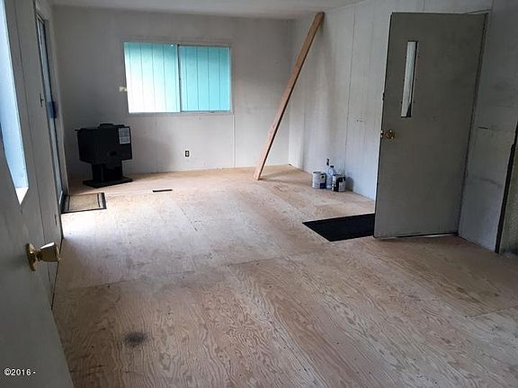 3rd image of 923 SE Bay Blvd Unit 44