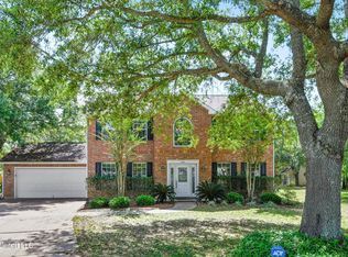 1201 Merritt Ln, Ocean Springs, MS 39564