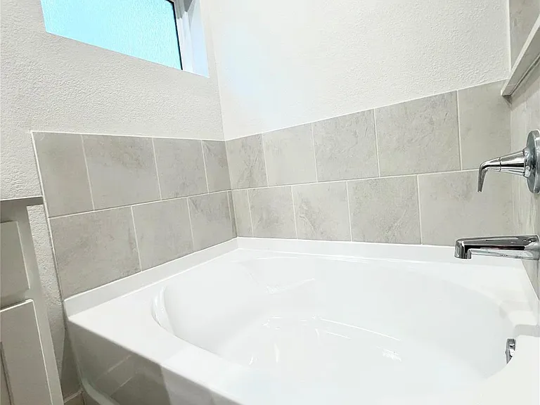 533 Shoreview Dr — Photo 11