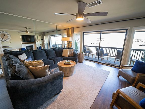 3rd image of 200 Hamilton Oaks Dr APT B3