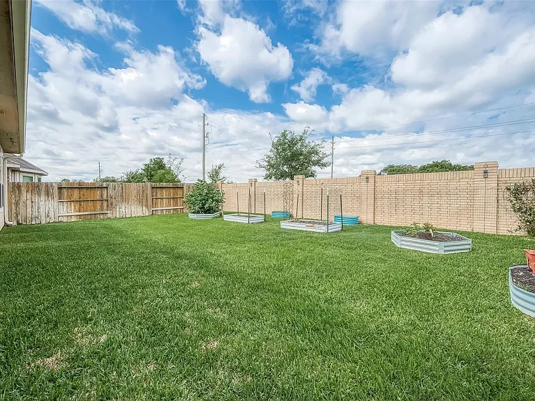 15627 Huddleston Dr — Photo 26