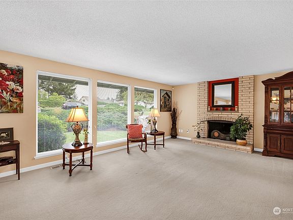 4th image of 7514 90th Avenue SW