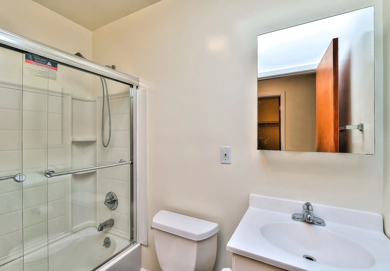 121 Day St APT 201 - Main Image