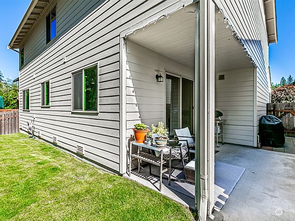 5th image of 274 NE Tronson Circle