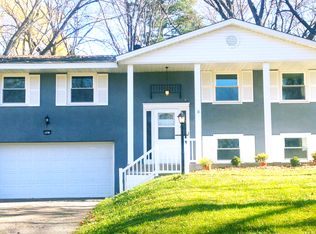 961 Gershwin Ave N, Oakdale, MN 55128