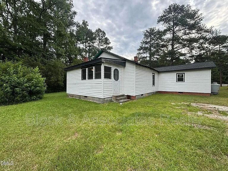 87 Robert Thompson Rd — Photo 8