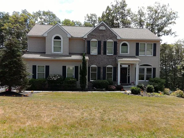 22 Teaberry Dr, Drums, PA 18222