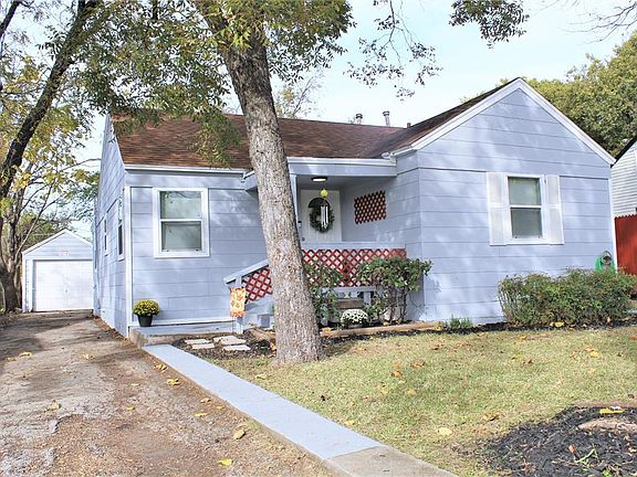 2nd image of 1319 E Ann Arbor Ave